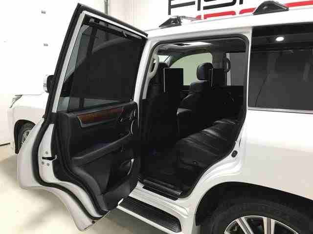 2017 Lexus LX 570
Offer Price €21,000 / AED 86,000.. for info WhatsApp+0033751101829
2017 Lexus LX 570 4WD 8-Speed Automatic , Cruise Control , Navigation System gulf spec, Full Options . Exc...