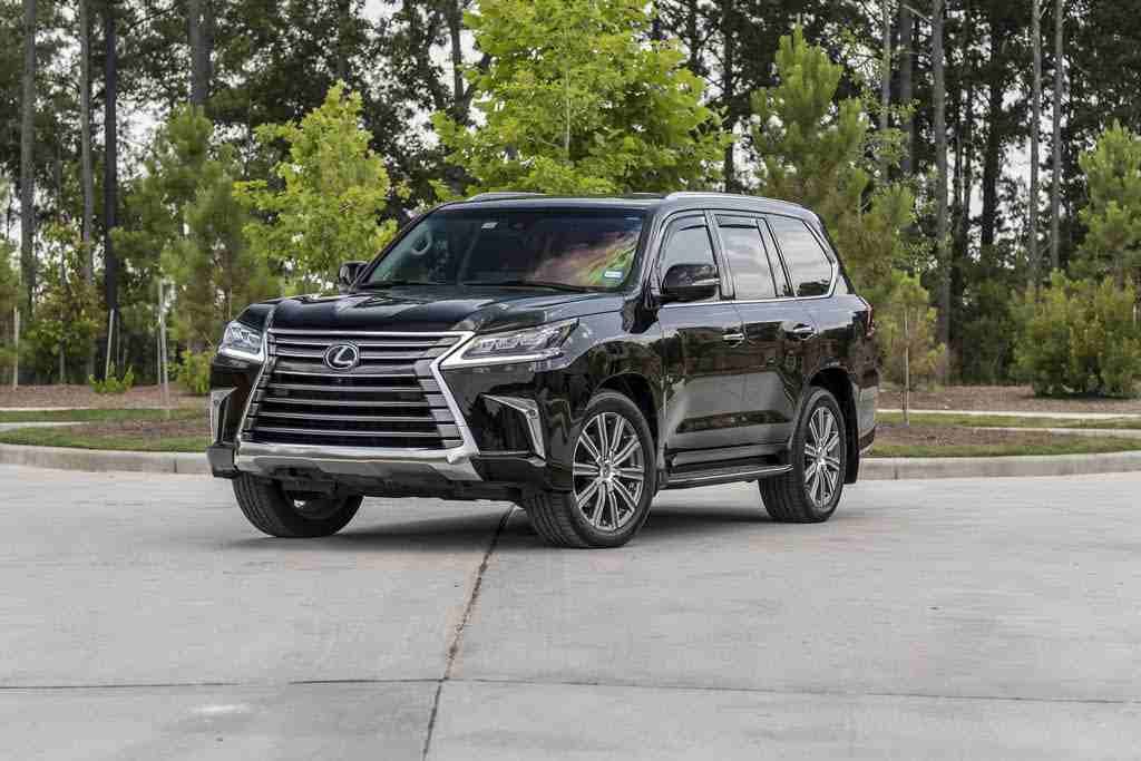 Lexus LX 570 SUV 2017 GCC is very clean like brand new with warranty,White 2017 model, This car has automatic transmission.GCC specs.
CONTACT EMAIL: Mrharry1931@gmail.com